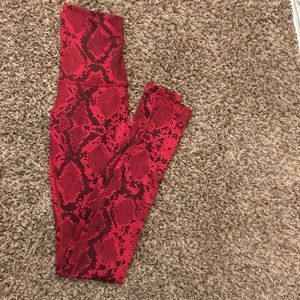 Lululemon wonder under size 2